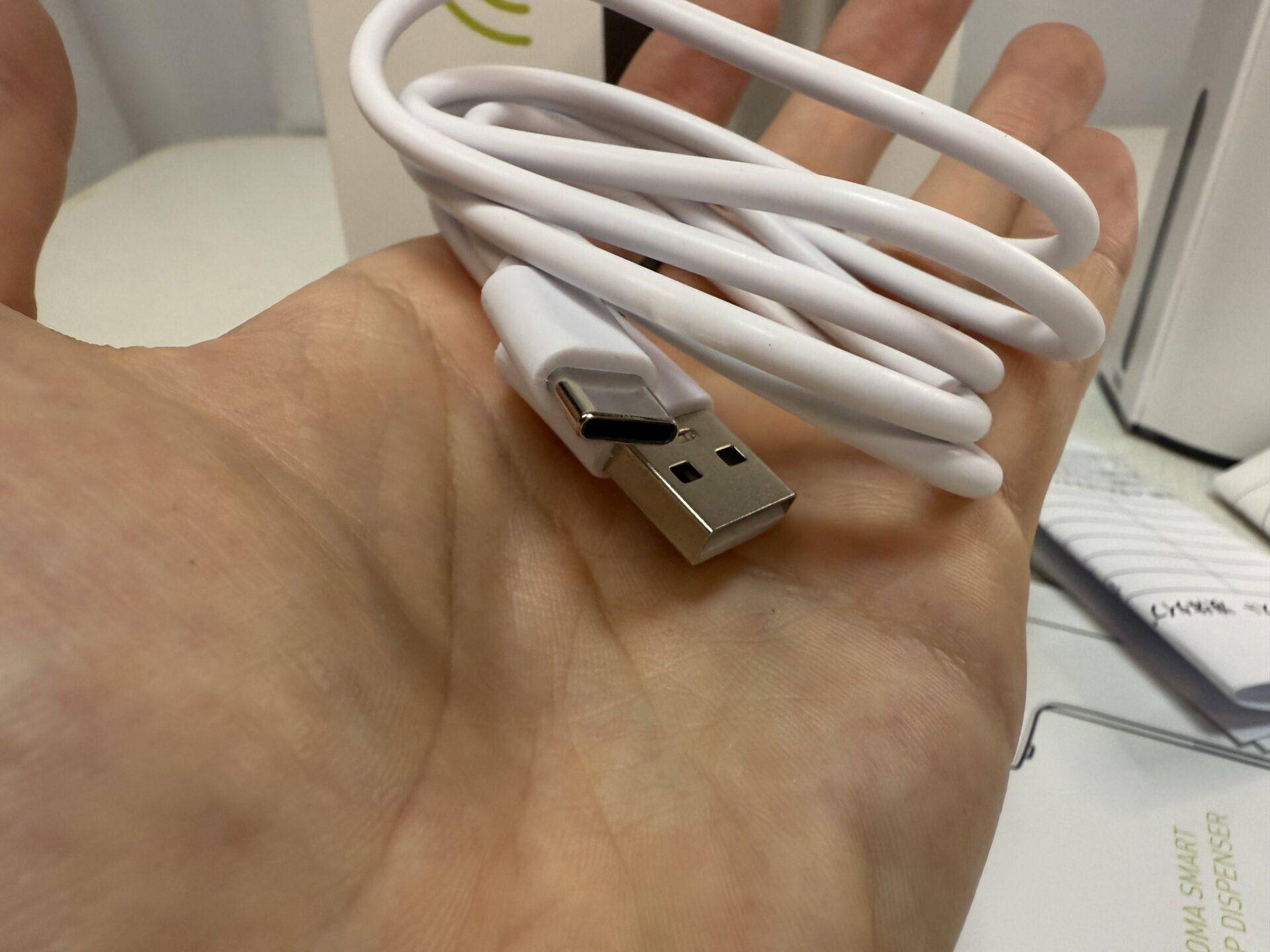 2025-08-25-19.33.26 手洗い習慣が変わる!自動ディスペンサーで家族の衛生管理をアップデート
